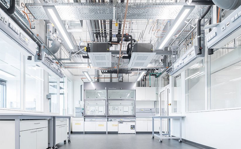 Plus d'efficacité énergétique grâce à la hotte de laboratoire Secuflow